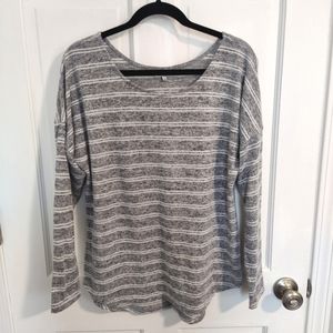 Crochet Size Large Round Neck Hi-Lo Striped Long Sleeve Sweater Top